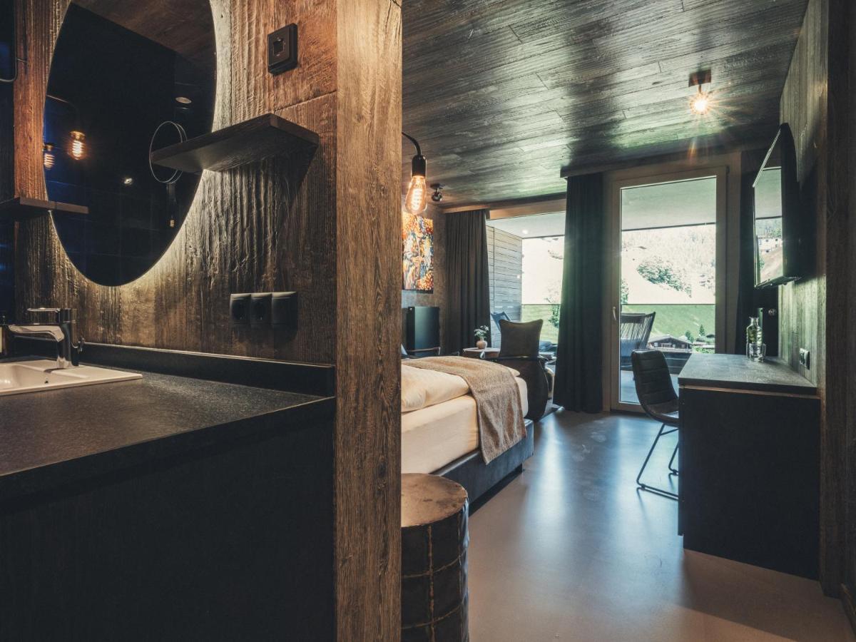 Hotel Tirolerhof 4 Sterne Superior Тукс Екстериор снимка