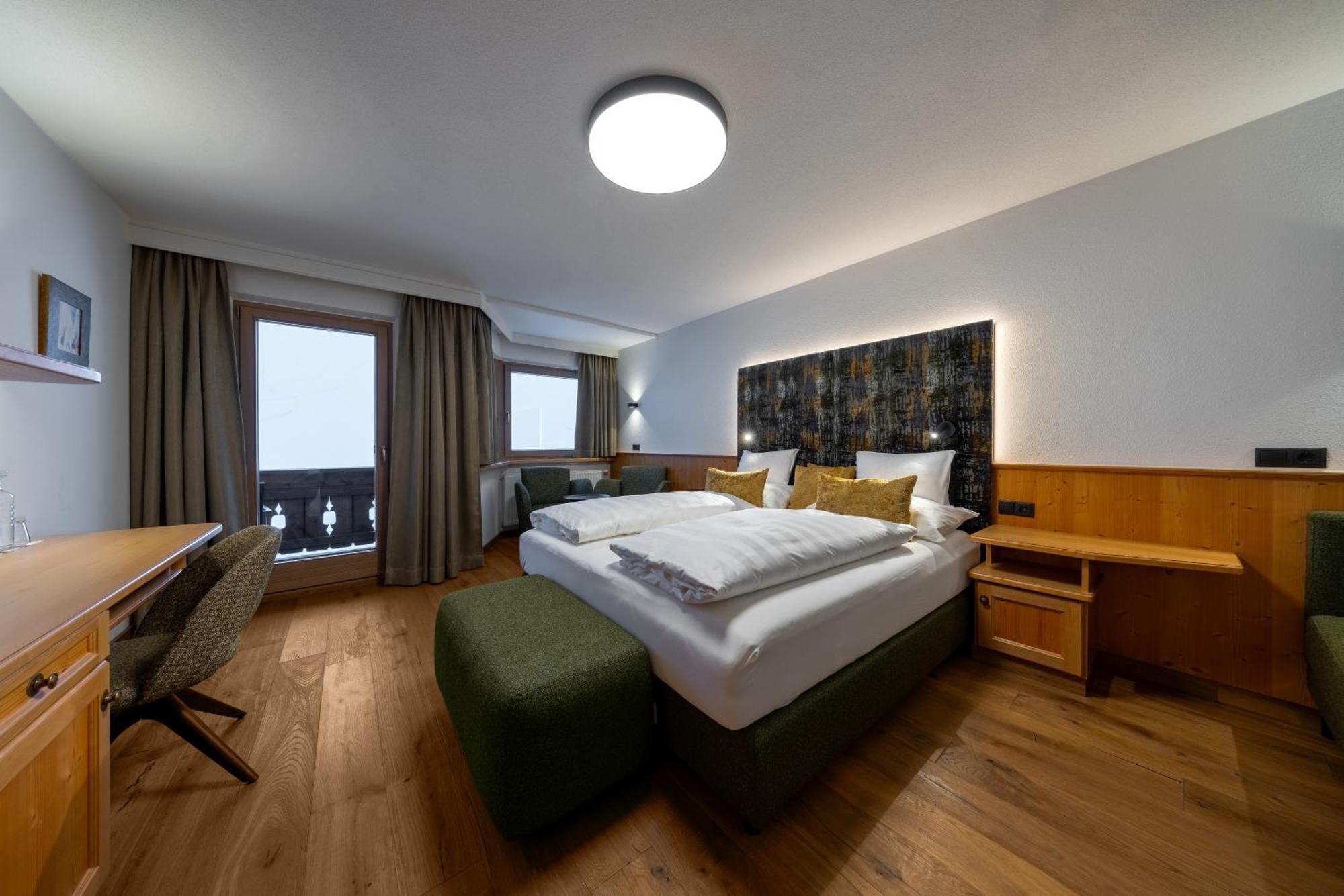 Hotel Tirolerhof 4 Sterne Superior Тукс Екстериор снимка