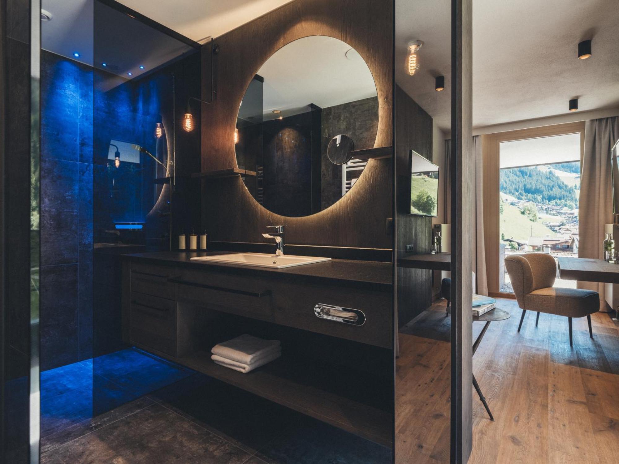 Hotel Tirolerhof 4 Sterne Superior Тукс Екстериор снимка