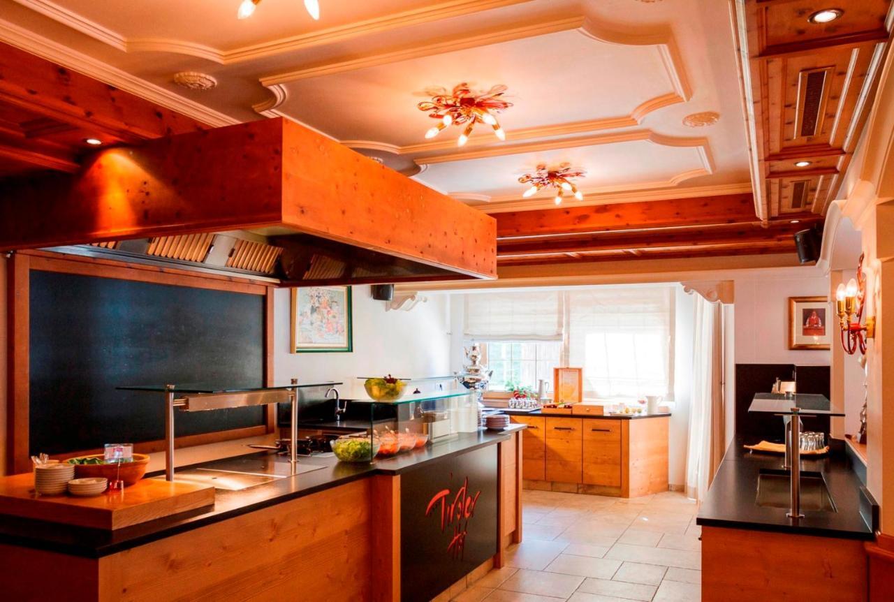 Hotel Tirolerhof 4 Sterne Superior Тукс Екстериор снимка
